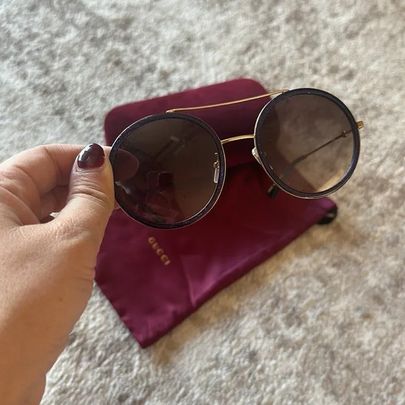 Gucci Sunglasses - Picture 2 of 7